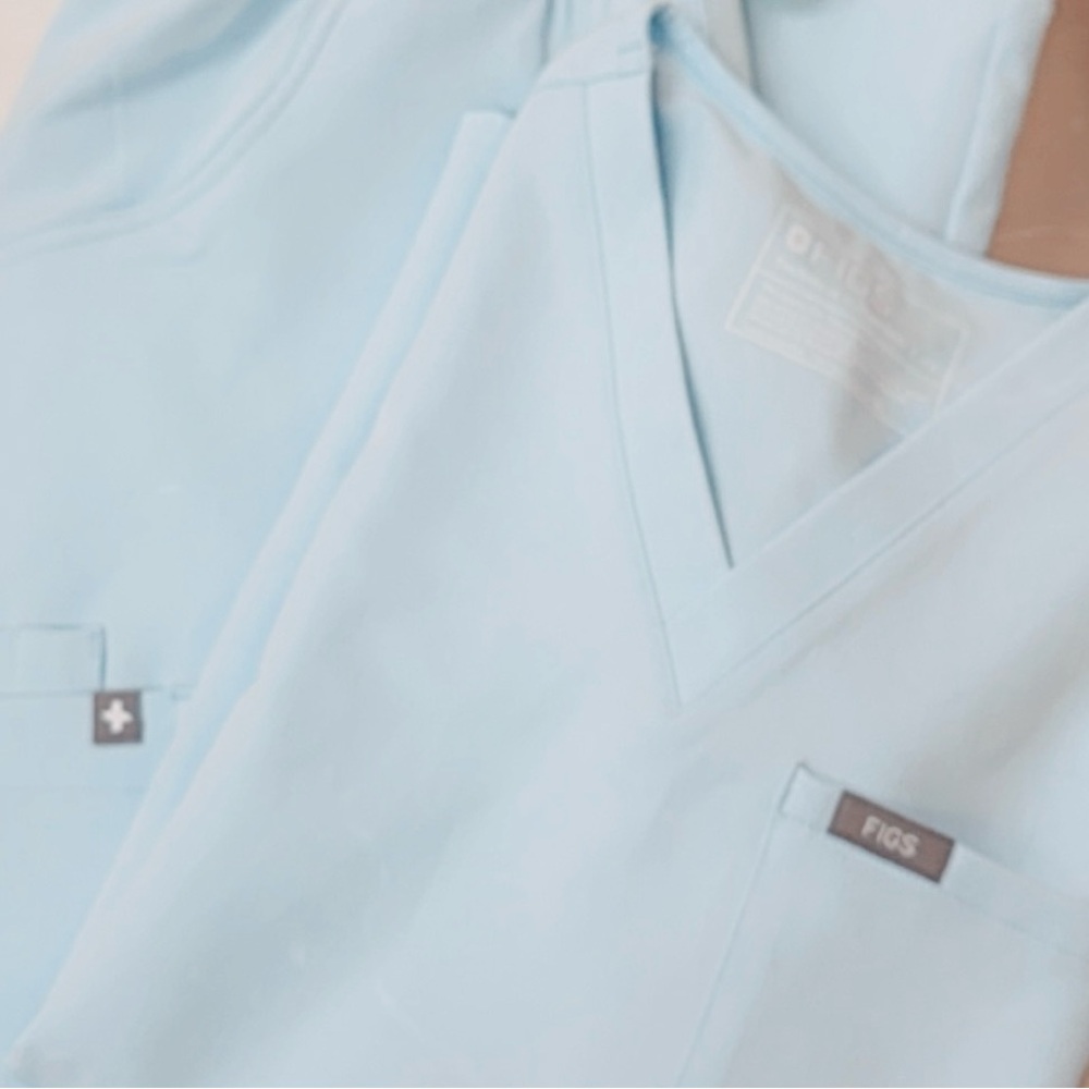 FIGS Limited Edition Open Skies XS Scrubs